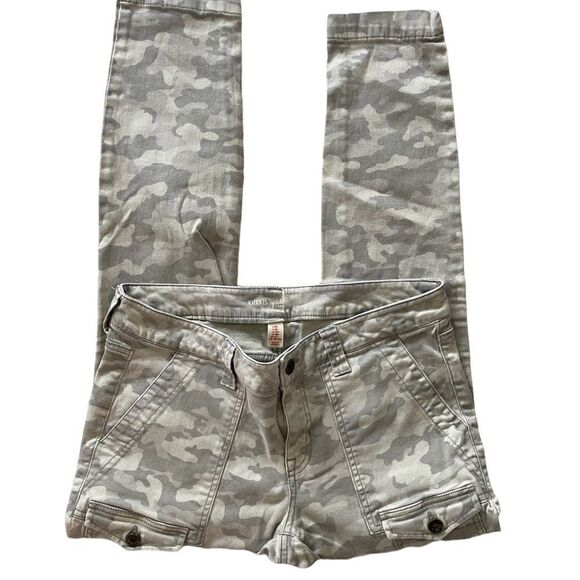 Khakis by GAP gray/ green camo cargo pants, size 6 R - Picture 3 of 6